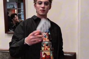 奥尼尔也是越来越好了，连星哥的手都握上了！